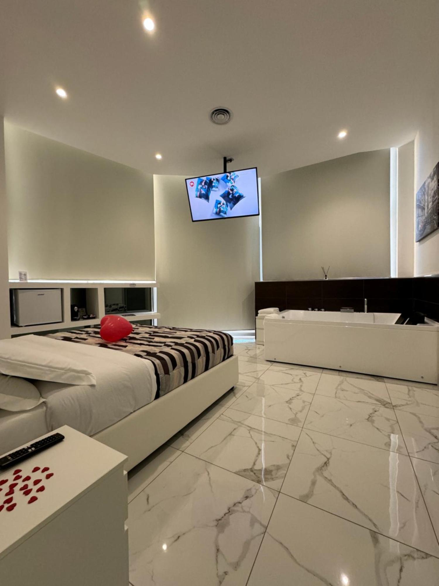 קוסנזה B&B Rossini Luxury 3 מראה חיצוני תמונה