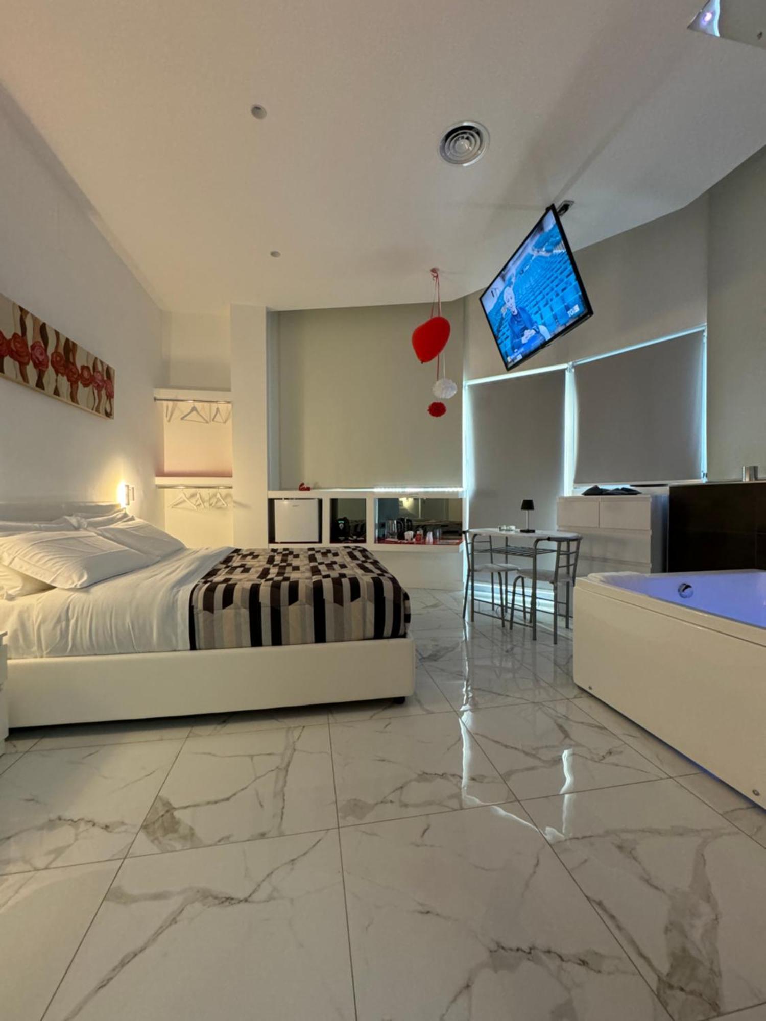 קוסנזה B&B Rossini Luxury 3 מראה חיצוני תמונה